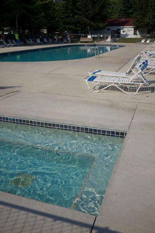 Plymouth Rock Camping Resort Rustic Cabin Elkhart Lake Bagian luar foto