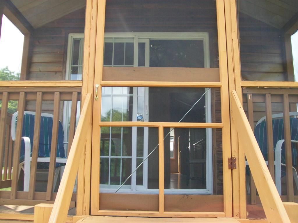 Plymouth Rock Camping Resort Rustic Cabin Elkhart Lake Bagian luar foto