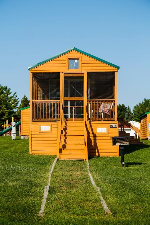 Plymouth Rock Camping Resort Rustic Cabin Elkhart Lake Bagian luar foto